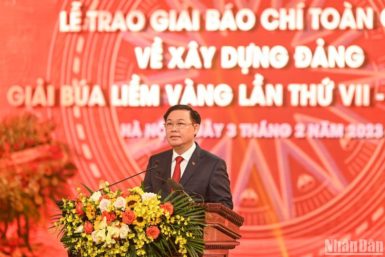 Chủ tịch Quốc hội Vương Đình Huệ phát biểu tại lễ trao giải. (Ảnh: DUY LINH) Chủ tịch Quốc hội Vương Đình Huệ phát biểu tại lễ trao giải. (Ảnh: DUY LINH)