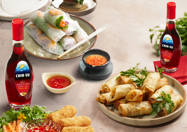 Hương vị nước mắm Chin-su Cá Cơm Biển Đông được nhiều người dùng mô tả là “vị ngon nguyên bản với màu nâu đỏ hổ phách, mùi thơm đằm và vị cá chín đậm đà ngọt hậu”.