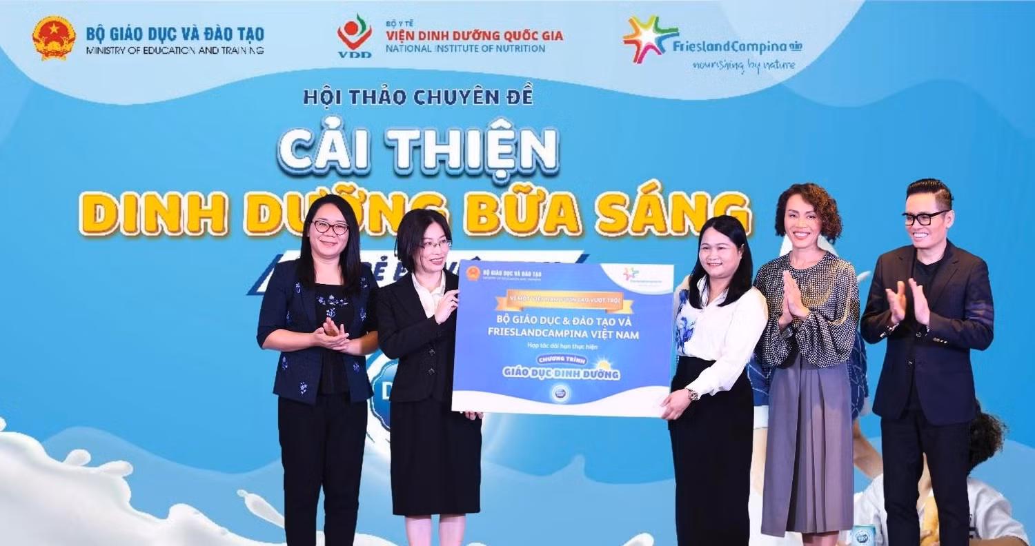 Cô Gái Hà Lan đồng hành cùng Bộ Giáo dục - Đào tạo triển khai giáo án dinh dưỡng điện tử tại các trường trên toàn quốc Cô Gái Hà Lan đồng hành cùng Bộ Giáo dục - Đào tạo triển khai giáo án dinh dưỡng điện tử tại các trường trên toàn quốc