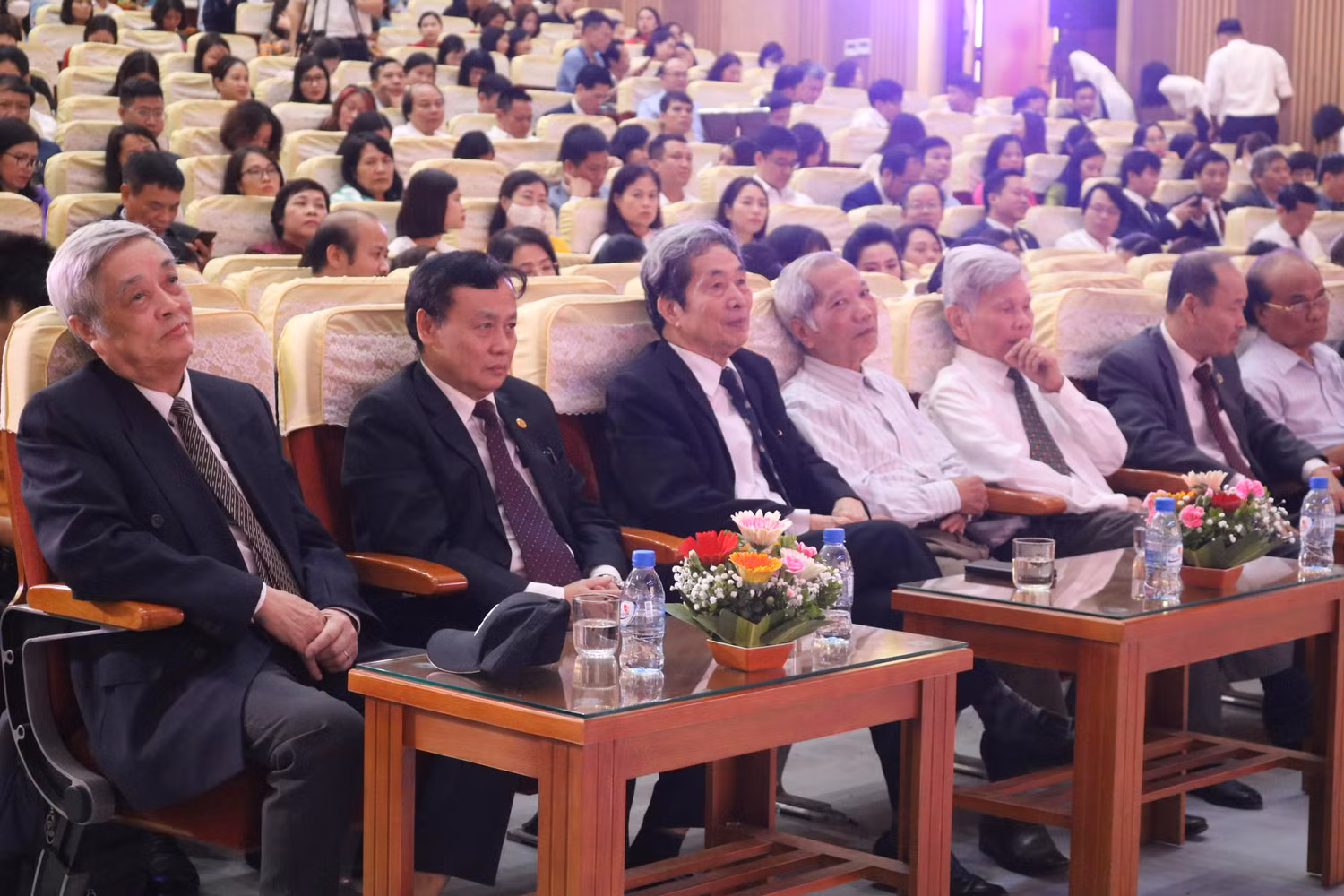 Các đại biểu tham dự lễ kỷ niệm sáng nay. Ảnh: Doãn Nhàn