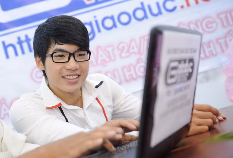 Á quân Bước nhảy Hoàn vũ 2012 Trương Nam Thành cũng nhận được nhiều câu hỏi thú vị của độc giả. Á quân Bước nhảy Hoàn vũ 2012 Trương Nam Thành cũng nhận được nhiều câu hỏi thú vị của độc giả.