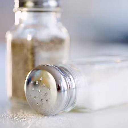 Thành phần chính của bột ngọt là glutamate, một axit amin cấu thành nên chất đạm và chiếm khoảng 10% hàm lượng axit amin từ protein ăn hàng ngày. Thành phần chính của bột ngọt là glutamate, một axit amin cấu thành nên chất đạm và chiếm khoảng 10% hàm lượng axit amin từ protein ăn hàng ngày.
