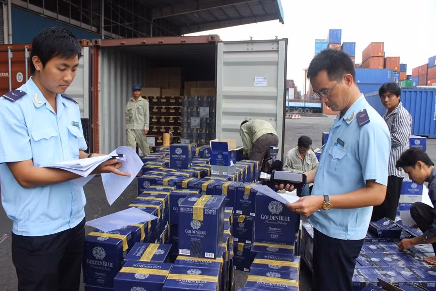Phó Thủ tướng Vương Đình Huệ yêu cầu rà soát các thủ tục, giấy tờ kiểm tra chuyên ngành đối với hàng hóa xuất nhập khẩu. ảnh minh họa: Báo Đầu tư. Phó Thủ tướng Vương Đình Huệ yêu cầu rà soát các thủ tục, giấy tờ kiểm tra chuyên ngành đối với hàng hóa xuất nhập khẩu. ảnh minh họa: Báo Đầu tư.