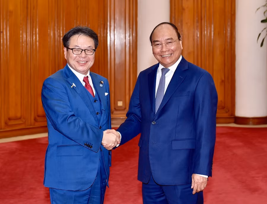 Thủ tướng Nguyễn Xuân Phúc tiếp Bộ trưởng Kinh tế, Thương mại và Công nghiệp Nhật Bản (METI) Seko Hiroshige. ảnh: vgp.