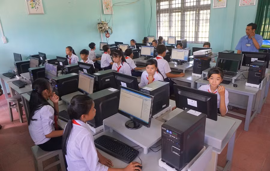 Masan Nutri-Science mang đến niềm vui cho nhiều học sinh nghèo vượt khó tại tỉnh Bến Tre. Masan Nutri-Science mang đến niềm vui cho nhiều học sinh nghèo vượt khó tại tỉnh Bến Tre.