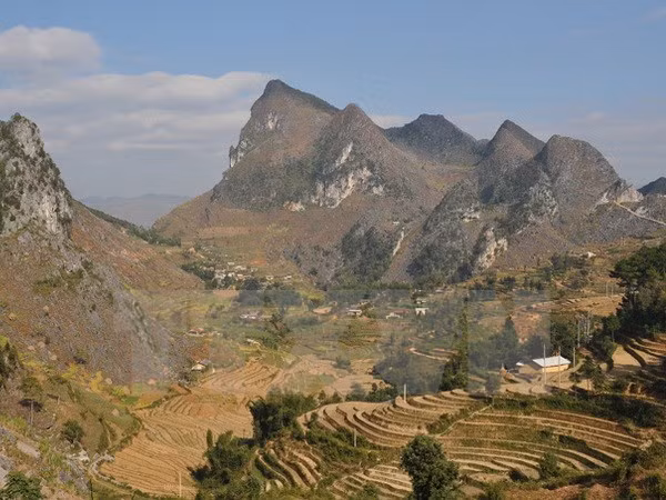 Cao nguyên đá Đồng Văn trở thành điểm du lịch hấp dẫn trong nhiều năm gần đây. ảnh: TTXVN. Cao nguyên đá Đồng Văn trở thành điểm du lịch hấp dẫn trong nhiều năm gần đây. ảnh: TTXVN.