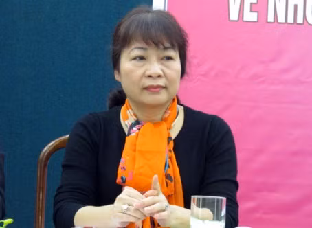Bà Trần Thị Thúy Nga, Chủ tịch Hội Đào tạo – Phát triển nghề làm đẹp Việt Nam. Bà Trần Thị Thúy Nga, Chủ tịch Hội Đào tạo – Phát triển nghề làm đẹp Việt Nam.