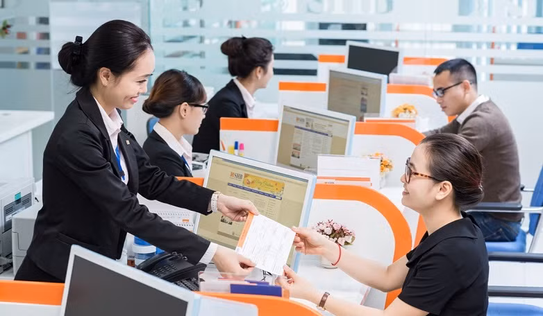 SHB triển khai nhiều dịch vụ ưu đãi mới. ảnh: shb.