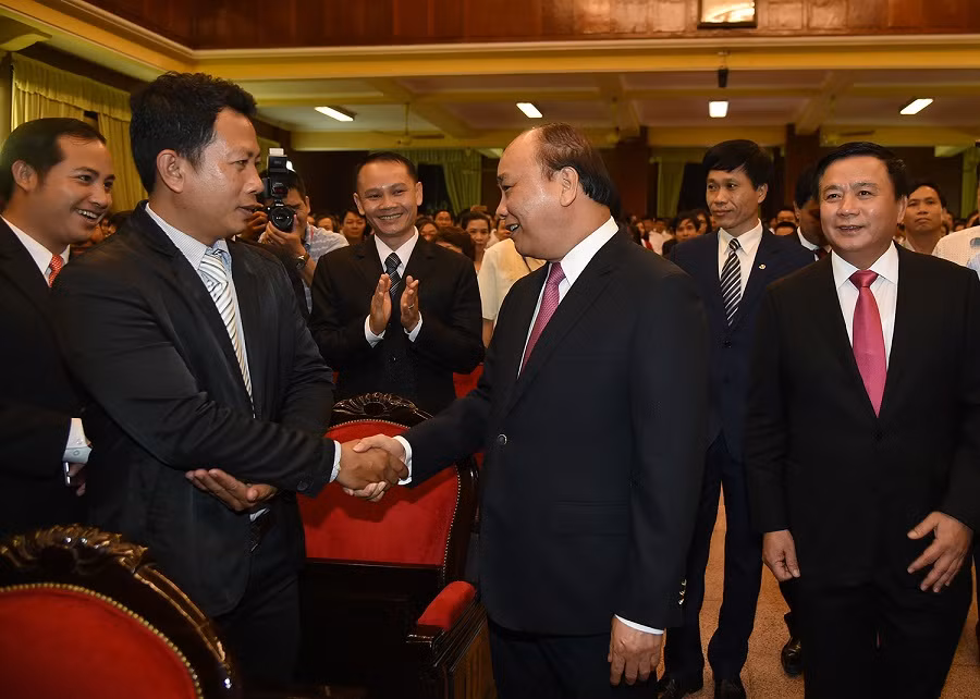 Thủ tướng khẳng định Chính phủ, Thủ tướng Chính phủ luôn đồng hành cùng Học viện và trông đợi những kết quả tốt đẹp của Học viện trong năm học 2017 – 2018 và thời gian tới. ảnh: vgp. Thủ tướng khẳng định Chính phủ, Thủ tướng Chính phủ luôn đồng hành cùng Học viện và trông đợi những kết quả tốt đẹp của Học viện trong năm học 2017 – 2018 và thời gian tới. ảnh: vgp.