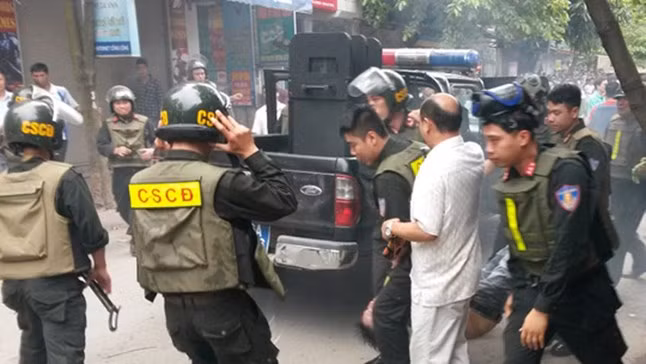 Cảnh sát nhân dân đã “Vì nước quên thân, vì dân phục vụ” ảnh 4 Cảnh sát nhân dân đã “Vì nước quên thân, vì dân phục vụ” ảnh 4