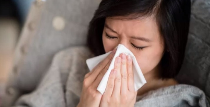 Bệnh cúm gây ra mệt mỏi kéo dài và có thể lây lan rất nhanh sang những người xung quanh. ảnh: HEALTH MAGAZINE Bệnh cúm gây ra mệt mỏi kéo dài và có thể lây lan rất nhanh sang những người xung quanh. ảnh: HEALTH MAGAZINE
