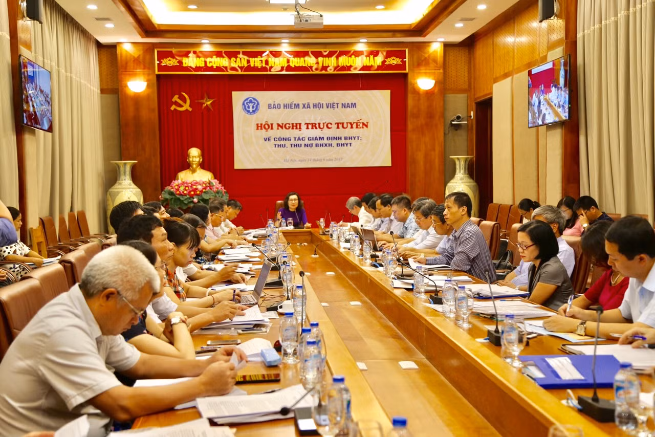 Bảo hiểm xã hội Việt Nam kiên quyết ngăn chặn những trường hợp lợi dụng, trục lợi quỹ khám chữa bệnh Bảo hiểm Y tế. Bảo hiểm xã hội Việt Nam kiên quyết ngăn chặn những trường hợp lợi dụng, trục lợi quỹ khám chữa bệnh Bảo hiểm Y tế.