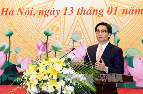 Phó Thủ tướng Vũ Đức Đam: "Không nên tiếp tục để bộ máy hành chính đi làm những việc hoàn toàn có thể thuê dịch vụ". ảnh: TTXVN.