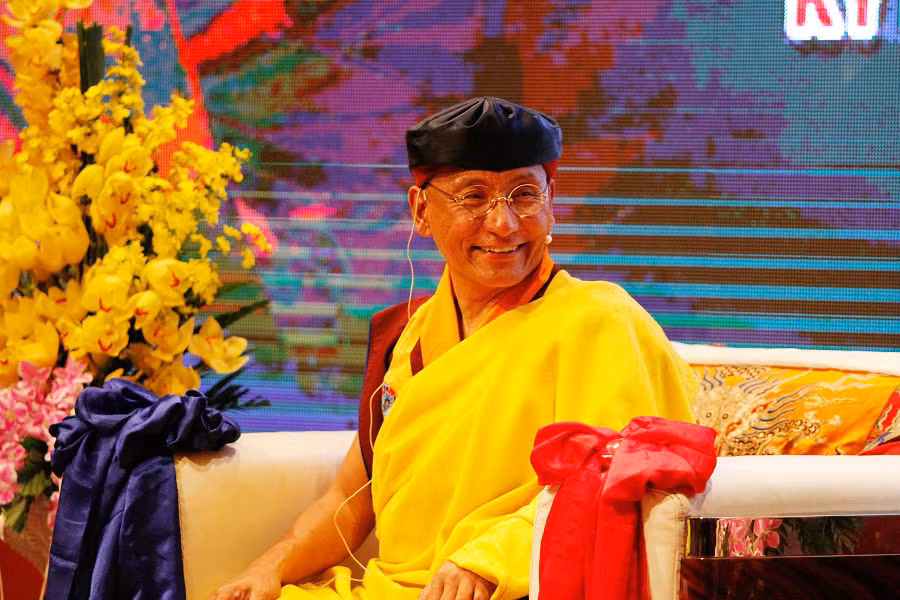 Đức Pháp vương Gyalwang Drukpa chia sẻ về tình yêu thương, khuyên mọi người hãy biết trân trọng những gì đang có. ảnh: Drukpa Việt Nam.