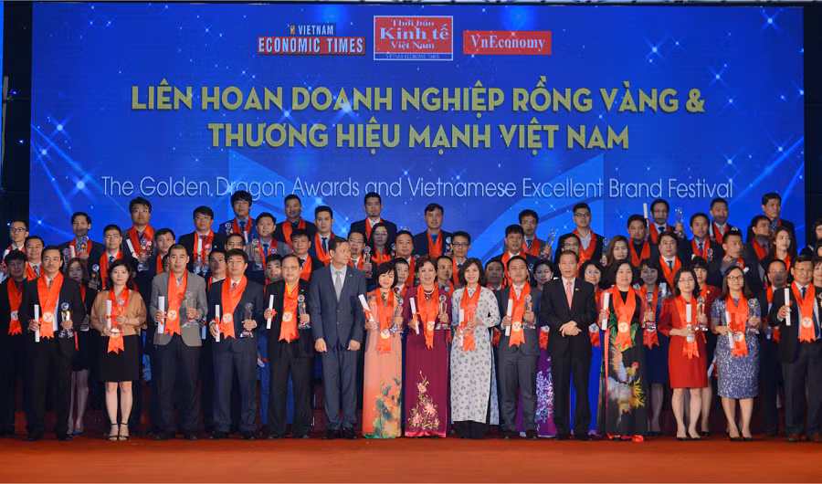 Các doanh nghiệp nhận giải tại buổi Lễ. Ảnh: Thanh Ngân Các doanh nghiệp nhận giải tại buổi Lễ. Ảnh: Thanh Ngân