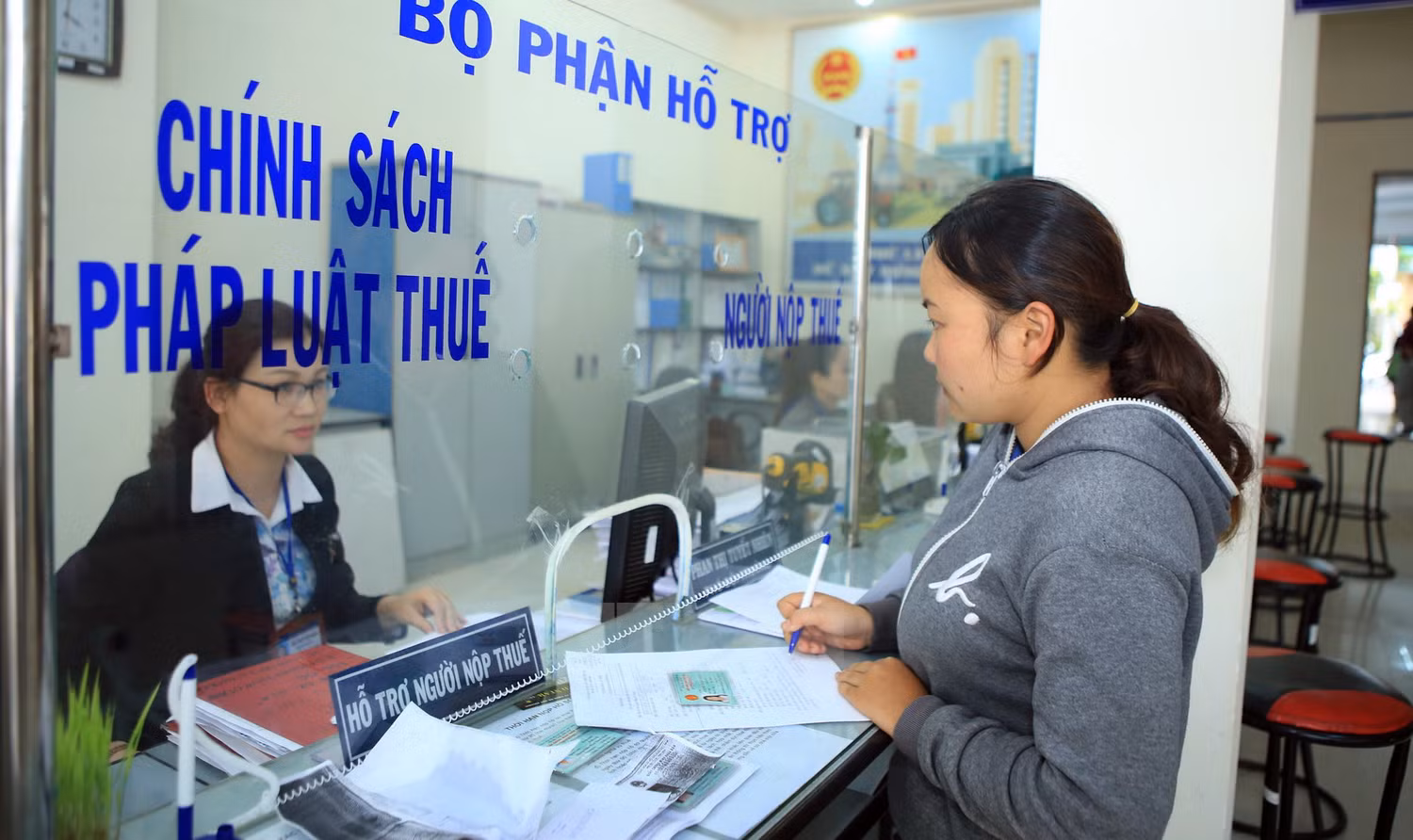Thủ tướng chỉ đạo các Bộ trưởng, Thủ trưởng cơ quan ngang bộ, Chủ tịch Ủy ban Nhân dân các tỉnh, thành phố trực thuộc Trung ương tiếp tục thực hiện có hiệu quả Nghị quyết số 35 của Chính phủ. ảnh: Vietnamplus.