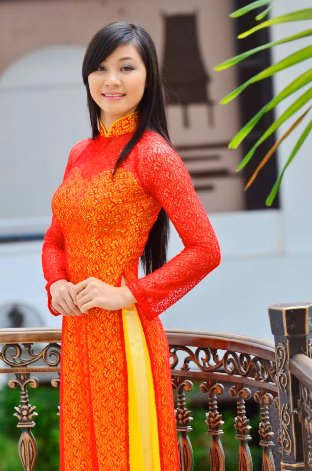 Mã số 02: Họ tên: Đinh Thị Phương Sinh ngày: 17/07/1990 Quê Quán: Hưng Nguyên, Nghệ An