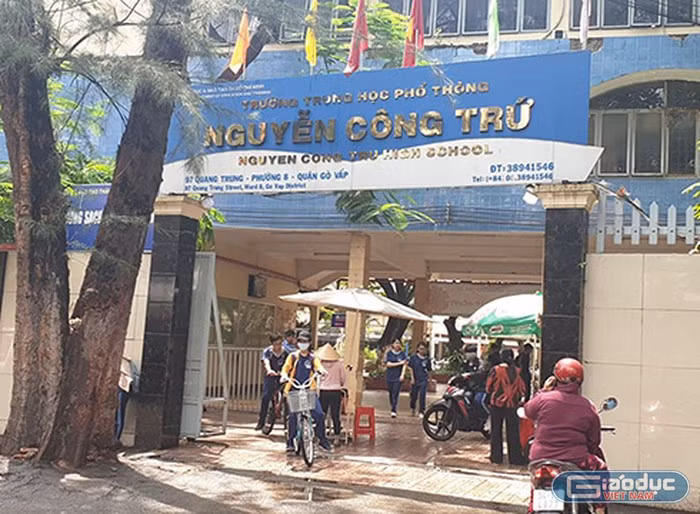 Vi phạm sửa điểm nhưng hiệu trưởng chỉ bị phê bình, hiệu phó được chuyển trường (Ảnh P.L) Vi phạm sửa điểm nhưng hiệu trưởng chỉ bị phê bình, hiệu phó được chuyển trường (Ảnh P.L)
