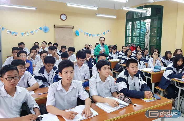 Học sinh trung học cơ sở và trung học phổ thông sẽ được giảm áp lực học tập và học thêm khi Dự thảo Thông tư Sửa đổi, bổ sung một số điều của Quy chế đánh giá, xếp loại có hiệu lực? (Ảnh: Lã Tiến)