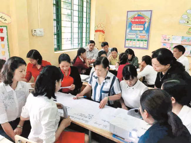 Tập huấn nâng cao trình độ giáo viên là việc cần làm thường xuyên (Ảnh minh họa: Báo Giáo dục và Thời đại).