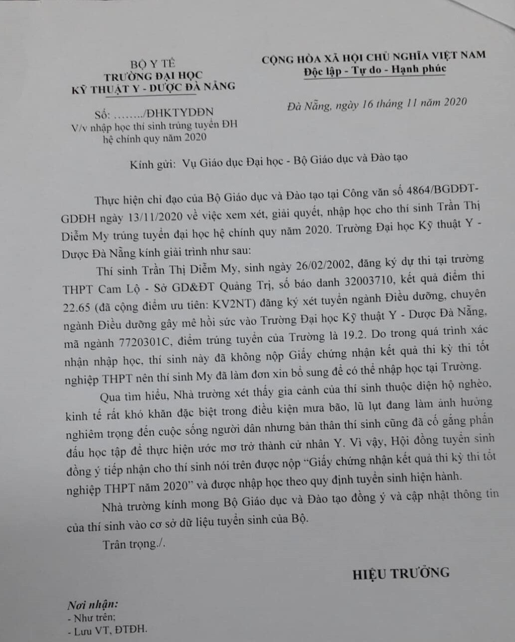 Giấy báo nhập học của trường đại học (Ảnh nhân vật cung cấp) Giấy báo nhập học của trường đại học (Ảnh nhân vật cung cấp)
