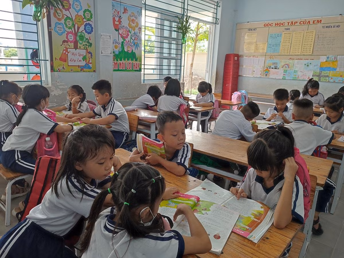 Hiệu trưởng phải dạy 2 tiết/tuần, phó hiệu trưởng dạy 4 tiết/tuần (Ảnh minh hoạ: Phan Tuyết)