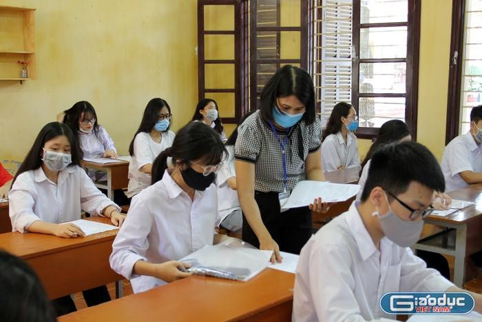 Theo chuyên gia nghiên cứu Nguyễn Quốc Vương, thi học sinh giỏi không tạo động lực học tập từ bên trong cho các em học sinh (Ảnh minh họa: Lã Tiến) Theo chuyên gia nghiên cứu Nguyễn Quốc Vương, thi học sinh giỏi không tạo động lực học tập từ bên trong cho các em học sinh (Ảnh minh họa: Lã Tiến)