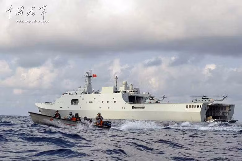 Trung Quốc thường xuyên phô diễn sức mạnh quân sự, tìm cách gây hấn thay đổi hiện trạng trên Biển Đông.