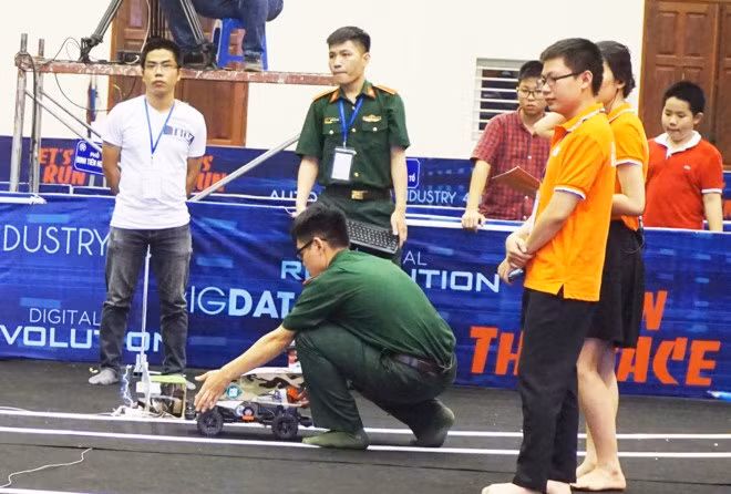 Sinh viên Học viện Kỹ thuật Quân sự - nhà vô địch Cuộc đua số năm 2016 - 2017