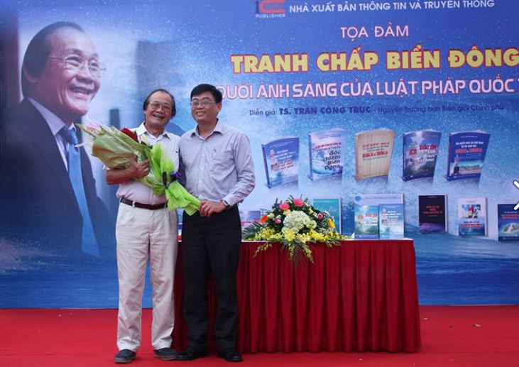 Tiến sĩ Trần Công Trục tham gia một buổi tọa đàm về tranh chấp Biển Đông, ảnh do tác giả cung cấp.