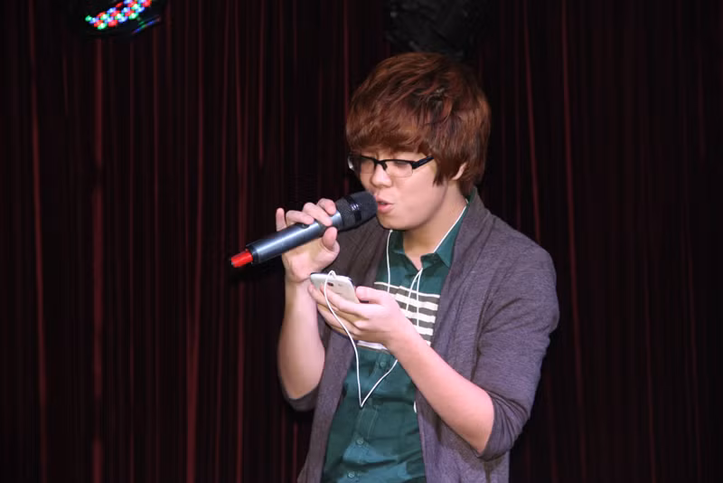 Trong liveshow 6 diễn ra vào chủ nhật 11/11, Bùi Anh Tuấn sẽ làm khán giả ngạc nhiên khi quyết định chọn một ca khúc có tiết tấu vui tươi, trẻ trung, khác hẳn hình ảnh mà khán giả biết về anh.