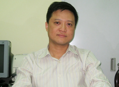 TS. Phạm Mạnh Hà: "Có thể thẳng thắn mà nói rằng đó là sự bất lực, sự yếu kém của các cơ quan, những người có trách nhiệm trọng việc đảm bảo trật tự giao thông." (Ảnh NP) TS. Phạm Mạnh Hà: "Có thể thẳng thắn mà nói rằng đó là sự bất lực, sự yếu kém của các cơ quan, những người có trách nhiệm trọng việc đảm bảo trật tự giao thông." (Ảnh NP)