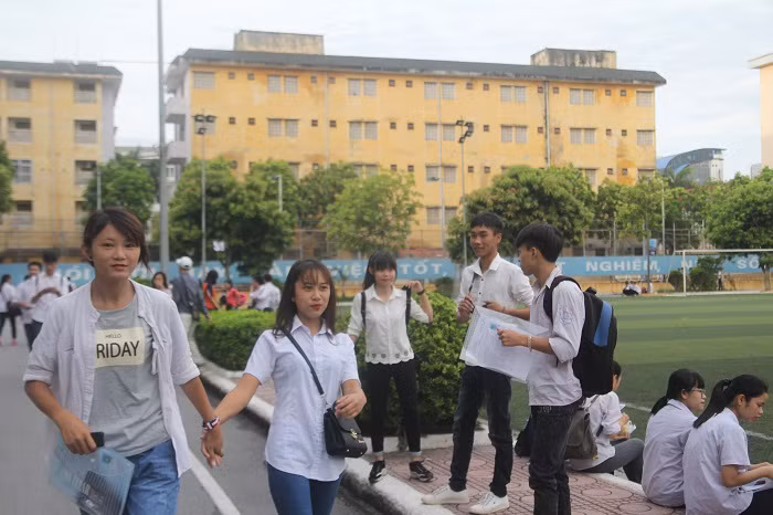 Vì sao chấm bài thi Ngữ văn quốc gia bị chênh điểm? ảnh 1 Vì sao chấm bài thi Ngữ văn quốc gia bị chênh điểm? ảnh 1