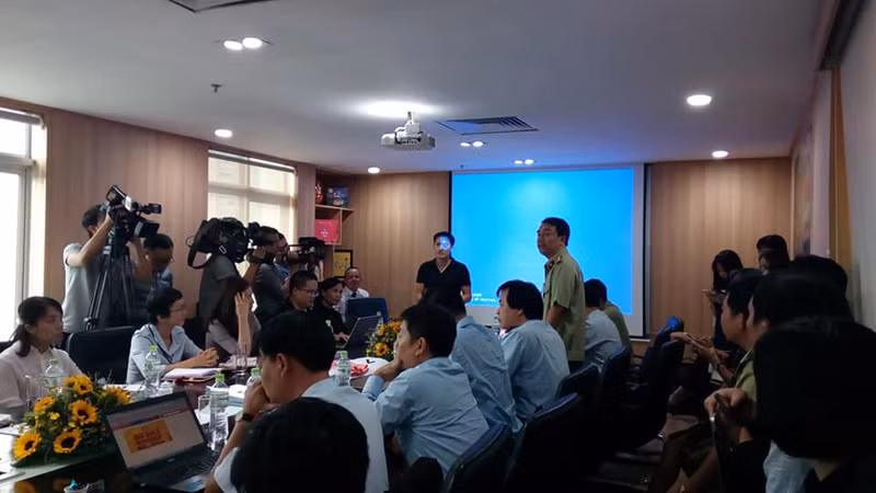 Đoàn công tác liên ngành đang làm việc tại trụ sở Công ty cổ phần Con Cưng. (Ảnh: H.L) Đoàn công tác liên ngành đang làm việc tại trụ sở Công ty cổ phần Con Cưng. (Ảnh: H.L)