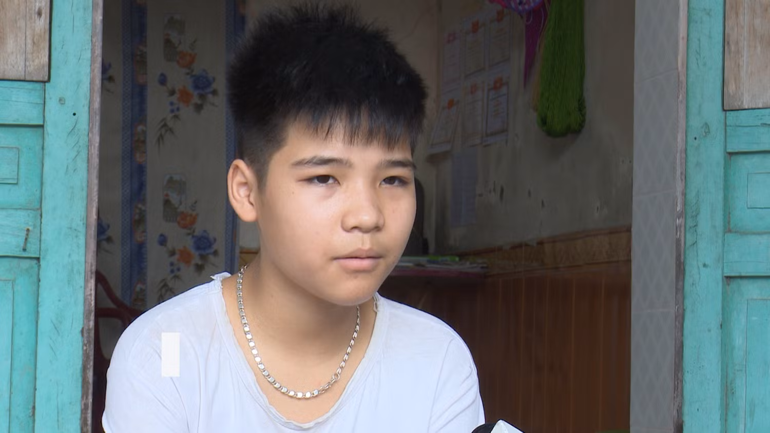 Mặc dù hoàn cảnh gia đình khó khăn, ba mẹ bị bệnh nặng nhưng em Đinh Đức Việt luôn cố gắng vươn lên trong học tập (Ảnh: CTV) Mặc dù hoàn cảnh gia đình khó khăn, ba mẹ bị bệnh nặng nhưng em Đinh Đức Việt luôn cố gắng vươn lên trong học tập (Ảnh: CTV)
