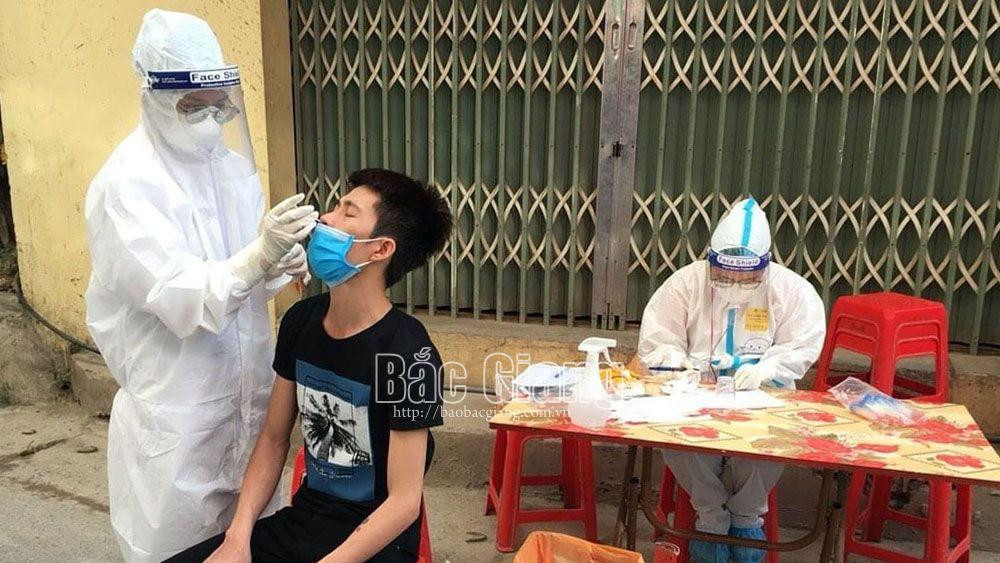 Các chiến sĩ áo trắng từng làm nhiệm vụ chống dịch tại Bắc Giang. (Ảnh: Báo Bắc Giang) Các chiến sĩ áo trắng từng làm nhiệm vụ chống dịch tại Bắc Giang. (Ảnh: Báo Bắc Giang)