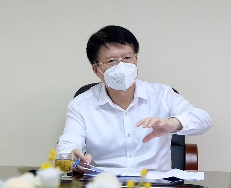 Ông Nguyễn Đình Anh – Vụ trưởng Vụ Truyền thông và Thi đua, khen thưởng đề nghị CDC Hà Nội cần xây dựng kế hoạch truyền thông về tiêm và sử dụng vắc xin. Ông Nguyễn Đình Anh – Vụ trưởng Vụ Truyền thông và Thi đua, khen thưởng đề nghị CDC Hà Nội cần xây dựng kế hoạch truyền thông về tiêm và sử dụng vắc xin.