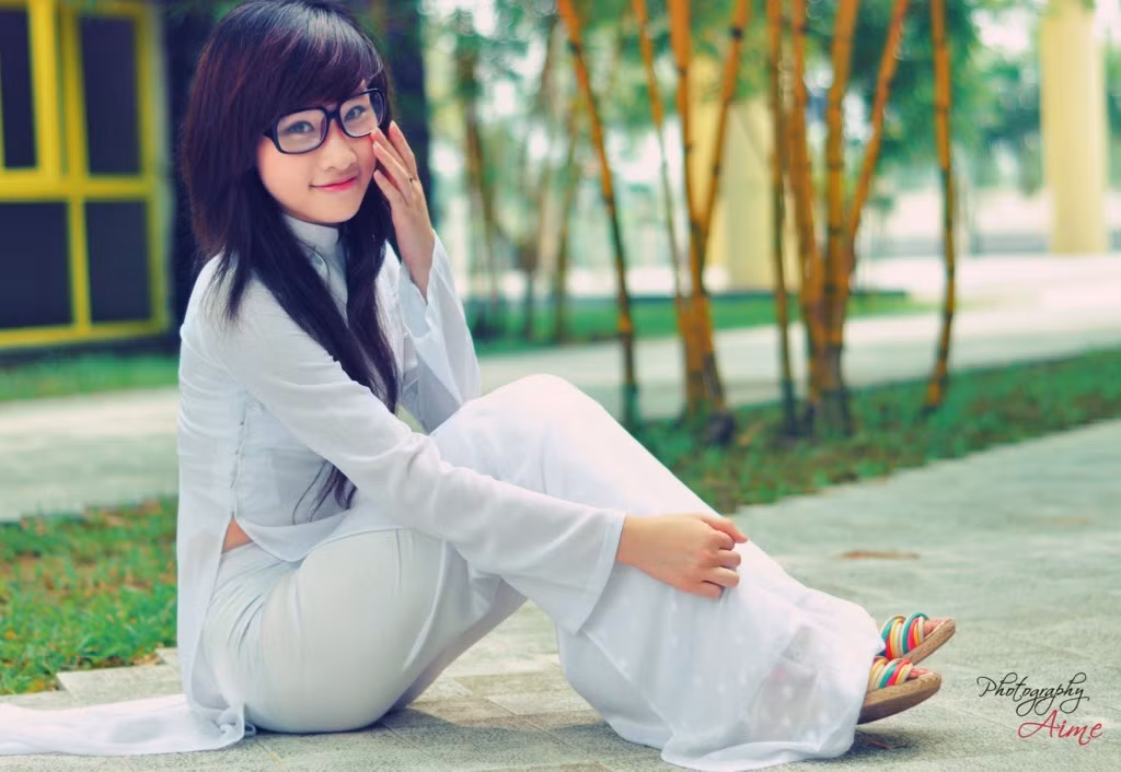 Kiều Trinh là người sống phóng khoáng và khá tinh nghịch, luôn hòa đồng với mọi người