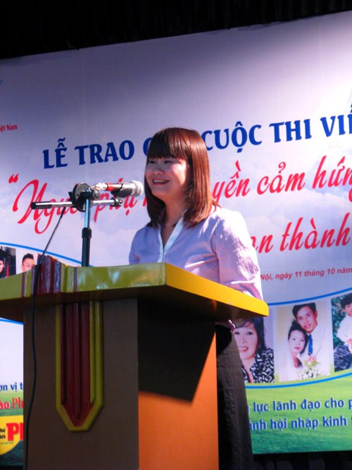 Bà Nguyễn Thục Hạnh, Tổng Biên tập báo Phụ nữ Việt Nam phát biểu tại lễ trao giải. Bà Nguyễn Thục Hạnh, Tổng Biên tập báo Phụ nữ Việt Nam phát biểu tại lễ trao giải.