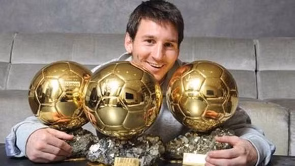 Cùng Barca, Messi đã giành được rất nhiều danh hiệu lớn. Cùng Barca, Messi đã giành được rất nhiều danh hiệu lớn.