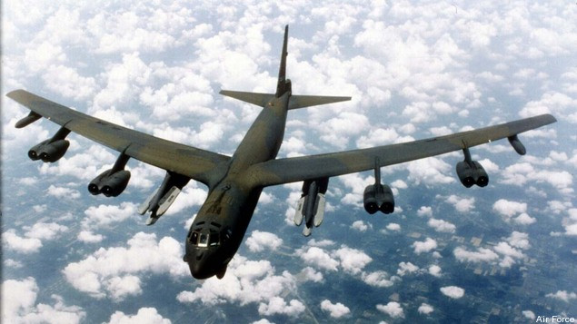 Máy bay ném bom B-52 (hình minh họa) Máy bay ném bom B-52 (hình minh họa)