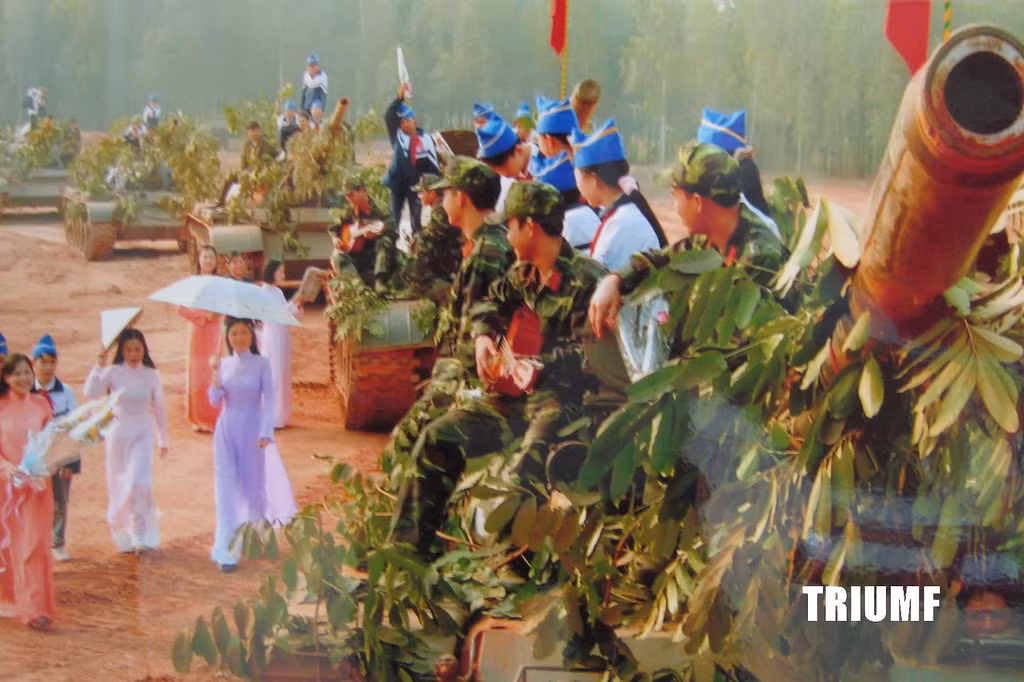 Binh chủng Tăng - Thiết giáp là một binh chủng của Quân đội Nhân dân Việt Nam, chịu trách nhiệm tác chiến đột kích trên bộ và đổ bộ (hải quân), được trang bị các loại xe tăng, xe thiết giáp, với hỏa lực mạnh, sức cơ động cao.