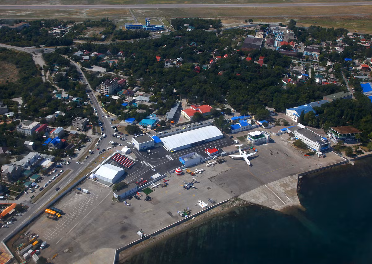 Gelendzhik nhìn từ thủy phi cơ Be-200MChS.