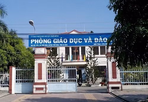 Hơn 200 giáo viên của huyện Thới Bình phải “mừng hụt” việc làm “không chuẩn” của lãnh đạo huyện (Ảnh: Trúc Linh)