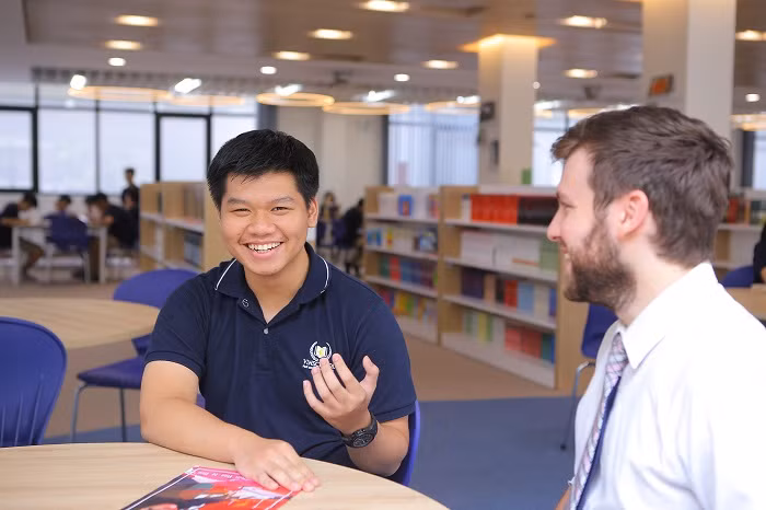 Phạm Long Vũ, học sinh lớp 12 trường Vinschool đạt 8.0 IELTS sau 4 tháng ôn luyện. ảnh: vinschool. Phạm Long Vũ, học sinh lớp 12 trường Vinschool đạt 8.0 IELTS sau 4 tháng ôn luyện. ảnh: vinschool.
