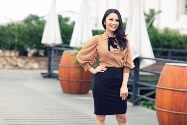 Hiện tại, ngoài thời gian chăm lo cho tổ ấm bé nhỏ, cô phụ giúp ông xã kinh doanh. Trong các event do công ty chồng tổ chức, Diệu Hương còn đảm nhận vai trò MC. Hiện tại, ngoài thời gian chăm lo cho tổ ấm bé nhỏ, cô phụ giúp ông xã kinh doanh. Trong các event do công ty chồng tổ chức, Diệu Hương còn đảm nhận vai trò MC.