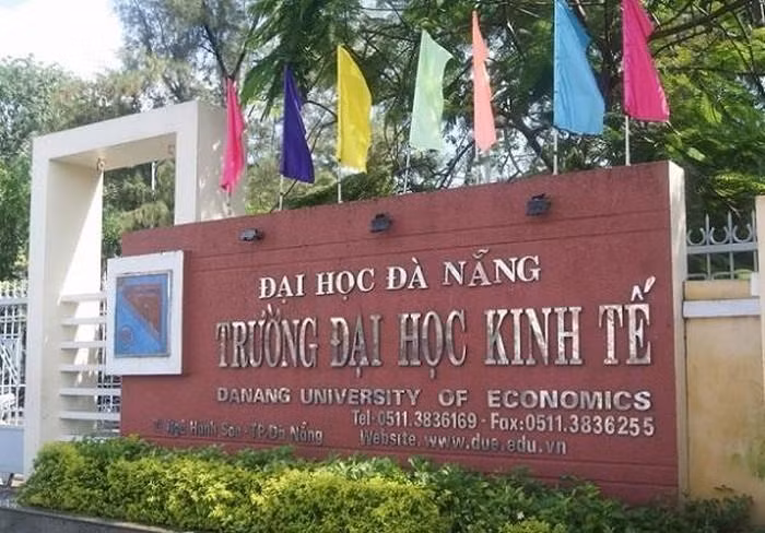 Một giảng viên của Trường Đại học Kinh tế - Đại học Đà Nẵng nhờ sinh viên đi thi hộ lấy chứng chỉ. Ảnh: AN Một giảng viên của Trường Đại học Kinh tế - Đại học Đà Nẵng nhờ sinh viên đi thi hộ lấy chứng chỉ. Ảnh: AN