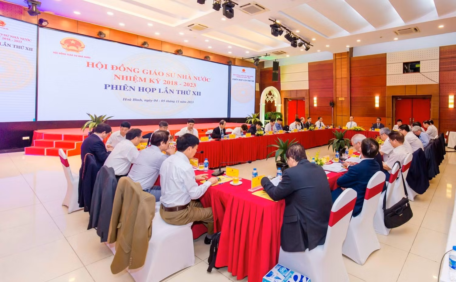 Phiên họp lần thứ XII của Hội đồng Giáo sư nhà nước nhiệm kỳ 2018-2023, ngày 4-5/11/2023. Ảnh: Hội đồng Giáo sư nhà nước