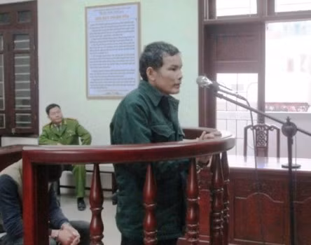 Lê Văn Anh trước vành móng ngựa