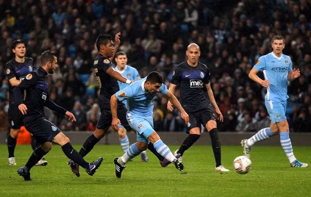 Tân binh Pizzaro là người ấn định tỷ số 4-0